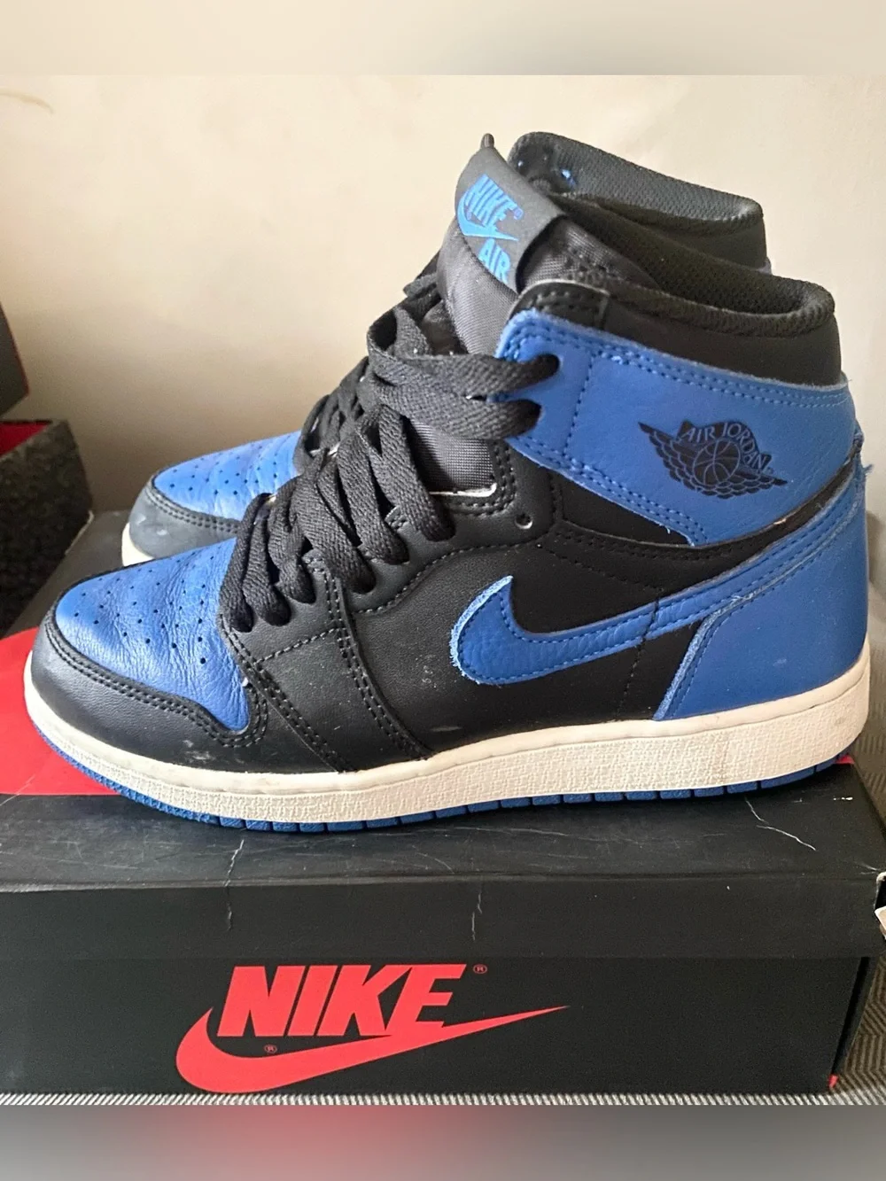 Jordan Men's Black and Royal Blue High-Top Sneakers